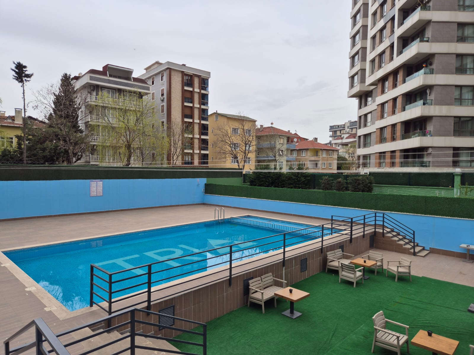ATALAR EKŞİOĞLU TRİA SİTESİ 3+1 EBEVEYN BANYOLU SATILIK DAİRE